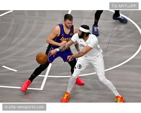 独行侠东契奇数据耀眼但球队进攻效率下滑